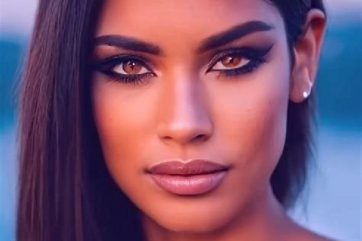 Emma, 32, a black hazel-eyed latina companion based in Fontevivo. Offering 69, Massage, Travel Companion. Available for incall and outcall, overnight booking...