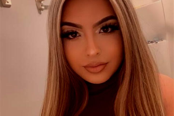 Emma, 32, a blonde hazel-eyed latina companion based in Dunn. Offering Couples, Party Girl, BDSM, A-Level. Available for incall and outcall, overnight bookin...