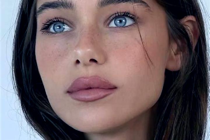 Emma, 32, a brunette brown-eyed mixed companion based in Logron. Offering Roleplay, Duos, Deep French Kissing, Overnight. Available for incall and outcall, d...