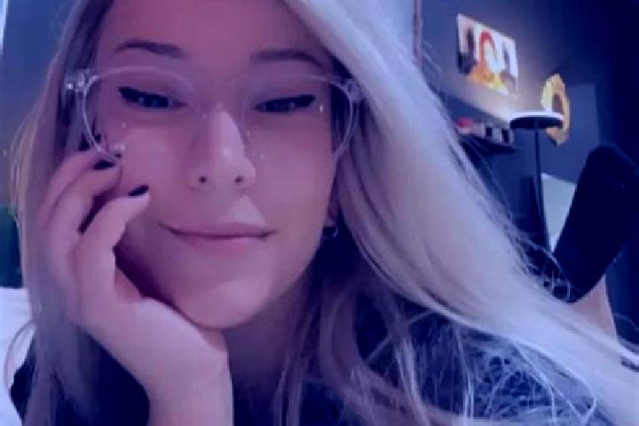 Emma, 32, a platinum blonde amber-eyed middle eastern companion based in Villedieu-sur-Indre. Offering Massage, Dinner Date, 69. Available for incall and out...