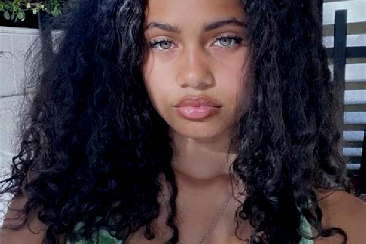 Emma, 32, a red green-eyed mixed companion based in Othene. Offering OWO, Party Girl, CIM. Available for incall and outcall, overnight bookings available.