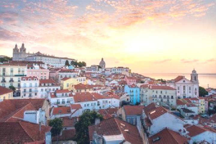 Emma, 32 — Escort in Alfama, Portugal