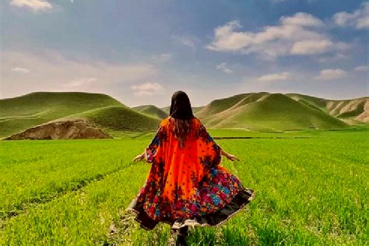 Emma, 32 — Escort in Deh Sahra, Iran