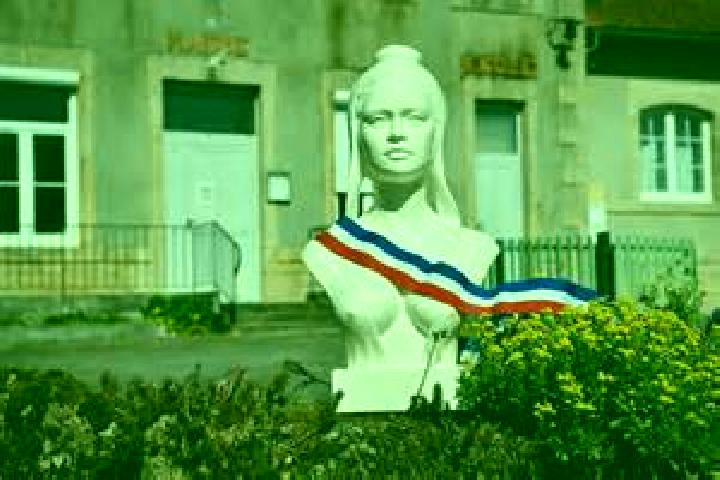 Emma, 32 — Escort in Forges, France
