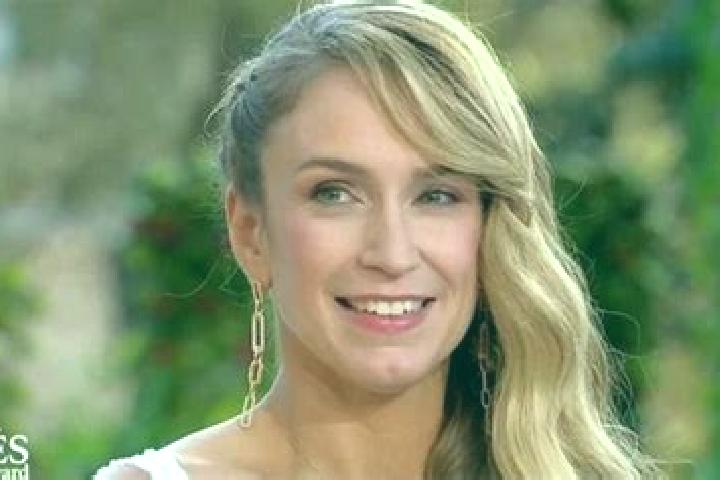 Emma, 32 — Escort in Fournival, France