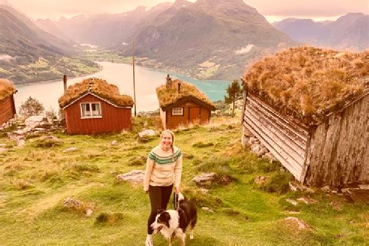 Emma, 32 — Escort in Giskemo, Norway