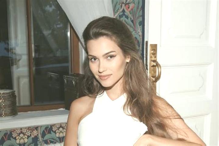 Emma, 32 — Escort in Imeni Poliny Osipenko, Russia