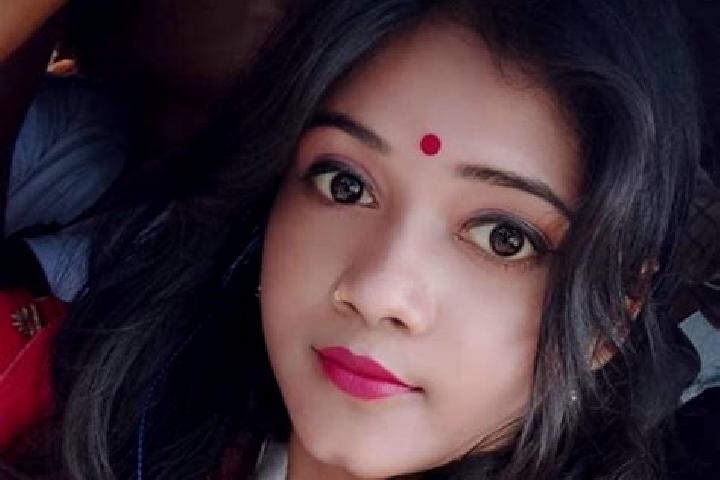 Emma, 32 — Escort in Katoya, India