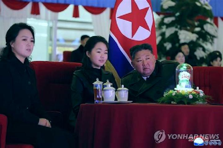 Emma, 32 — Escort in Man gyongdae-ri, North Korea