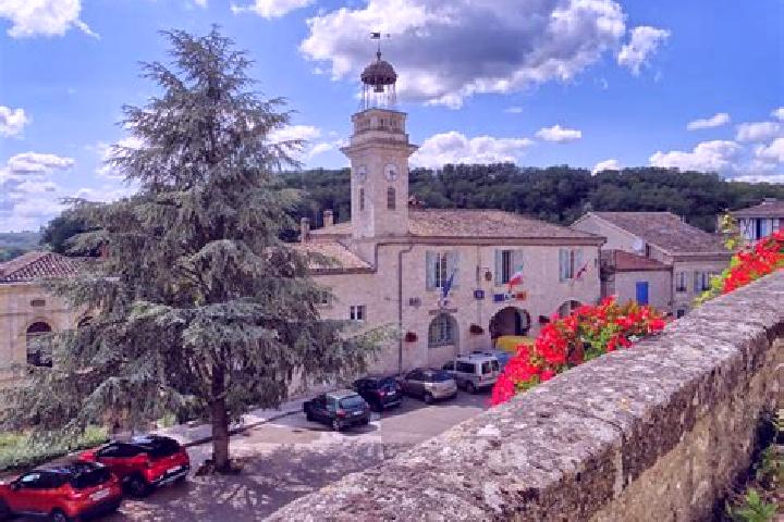 Emma, 32 — Escort in Montpezat-de-Quercy, France