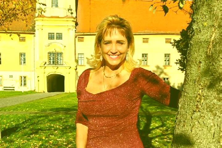 Emma, 32 — Escort in Nezamyslice, Czech Republic