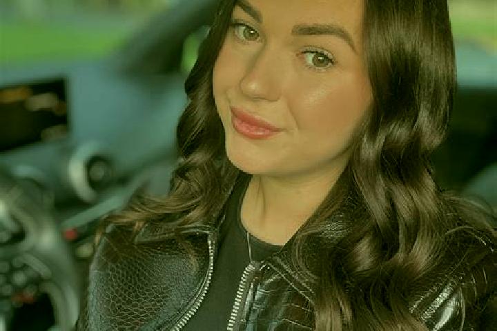 Emma, 33 — Escort in Atig, Russia