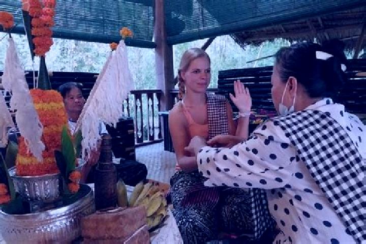 Emma, 33 — Escort in Ban Nasang, Laos