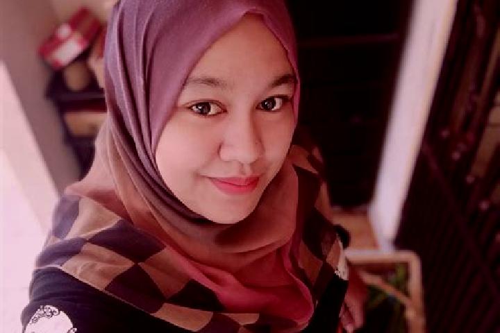 Emma, 33 — Escort in Kampong Gunong, Malaysia