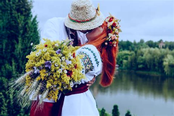 Emma, 33 — Escort in Podu Doamnei, Romania