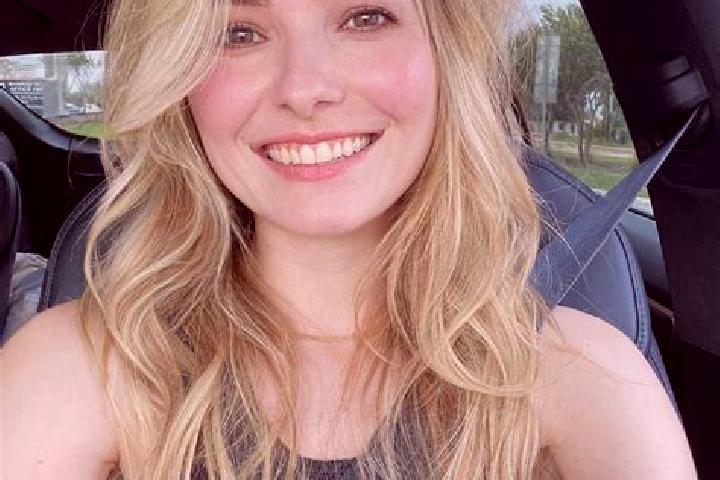 Emma, 33 — Escort in Santa Cruz, United States
