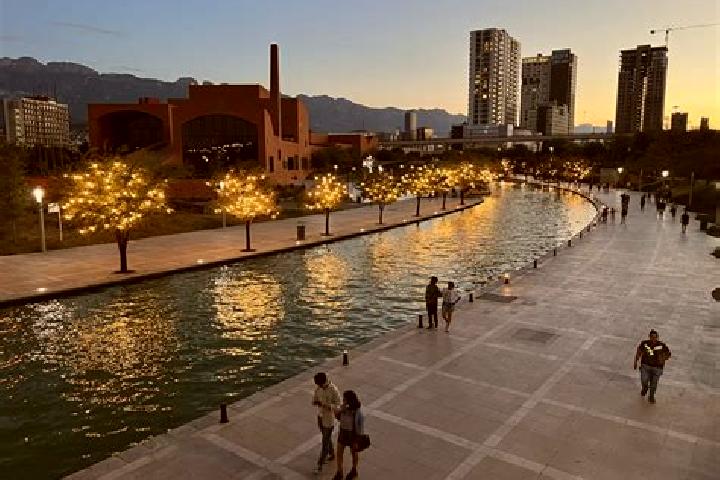 Emma, 33 — Escort in Santa Lucia (Mesa de Santa Lucia), Mexico