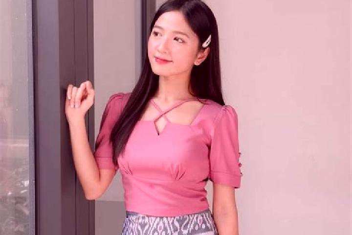 Emma, 33 — Escort in Shwe Pyauk, Myanmar
