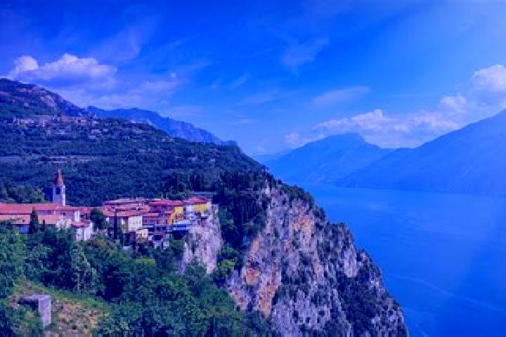 Emma, 33 — Escort in Torbole sul Garda, Italy