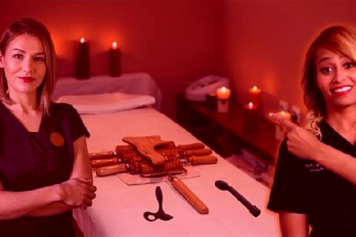 Emma, 34, a black blue-eyed european companion based in Corinto. Offering Prostate Massage, Girlfriend Experience, Dinner Date, Massage. Available for incall...