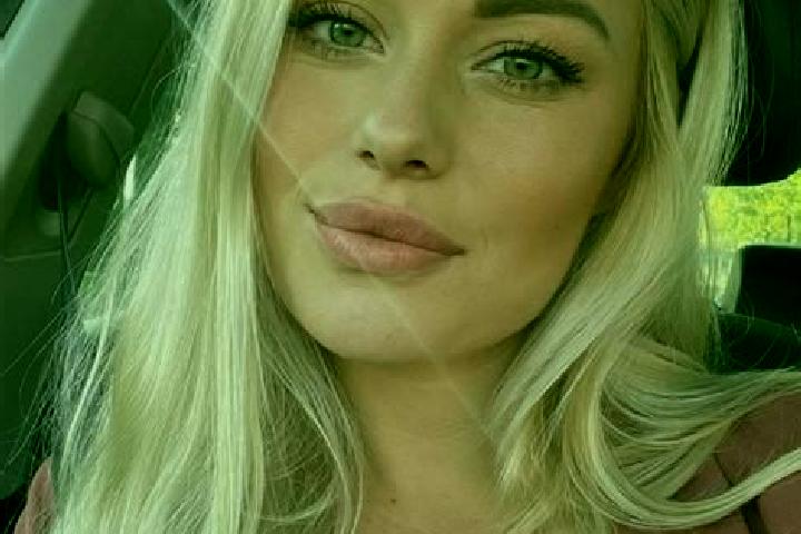 Emma, 34, a blonde hazel-eyed caucasian companion based in Savoca. Offering Erotic Massage, Couples, Girlfriend Experience, Striptease. Available for incall ...