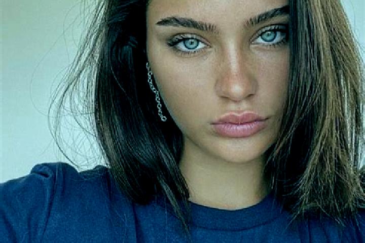 Emma, 34, a brunette blue-eyed caribbean companion based in Mezraa. Offering BDSM, Party Girl, CIM. Available for incall and outcall, overnight bookings avai...
