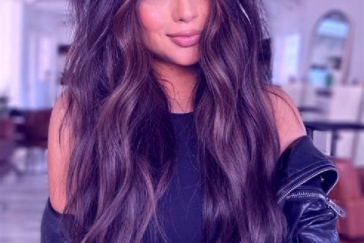 Emma, 34, a brunette dark-eyed slavic companion based in Bobivtsi. Offering 69, Fetish, A-Level. Available for incall and outcall, overnight bookings available.