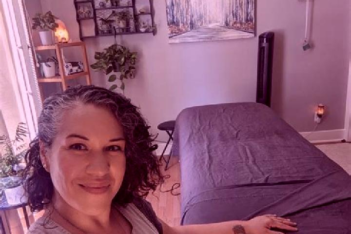 Emma, 34, a brunette green-eyed caribbean companion based in Upper Brookfield. Offering A-Level, Massage. Available for incall and outcall, overnight booking...