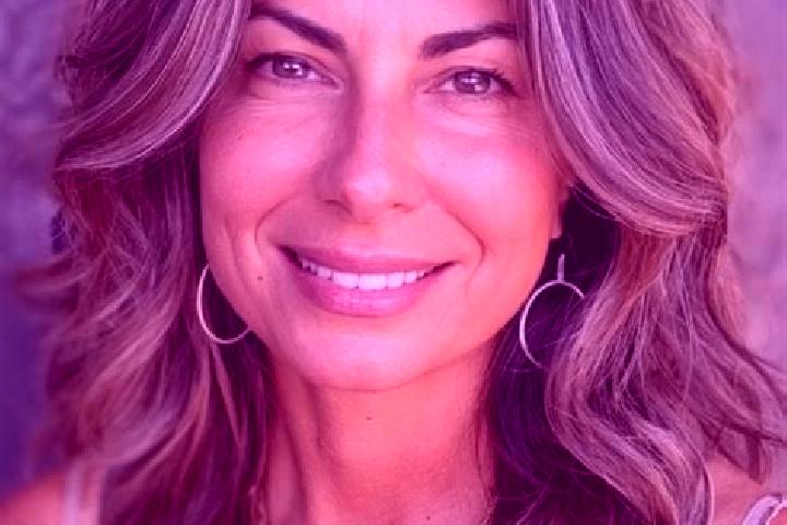 Emma, 34, a brunette grey-eyed latina companion based in Pariswani. Offering Striptease, Deep French Kissing, BDSM, CIM, Massage. Available for incall and ou...