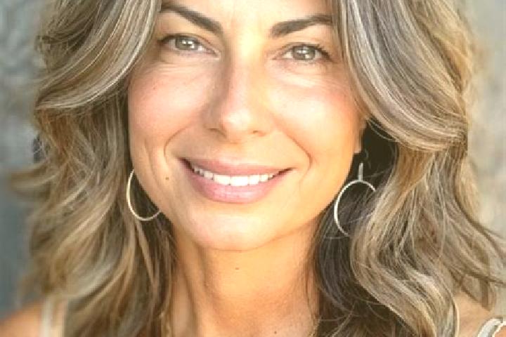 Emma, 34, a brunette grey-eyed mixed companion based in Montberon. Offering OWO, Roleplay, Erotic Massage, Striptease, Duos. Available for incall and outcall...