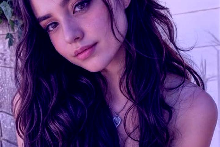 Emma, 34, a brunette hazel-eyed middle eastern companion based in Neo. Offering Travel Companion, A-Level, Prostate Massage. Available for incall and outcall...