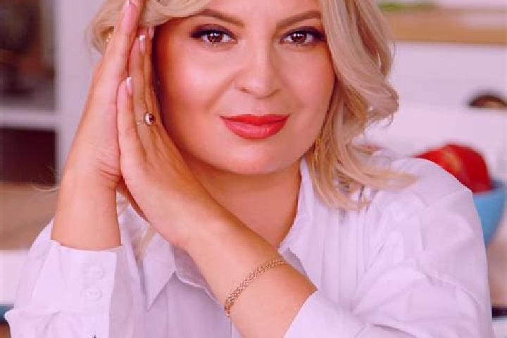 Emma, 34 — Escort in Krasnyy Kholm, Russia