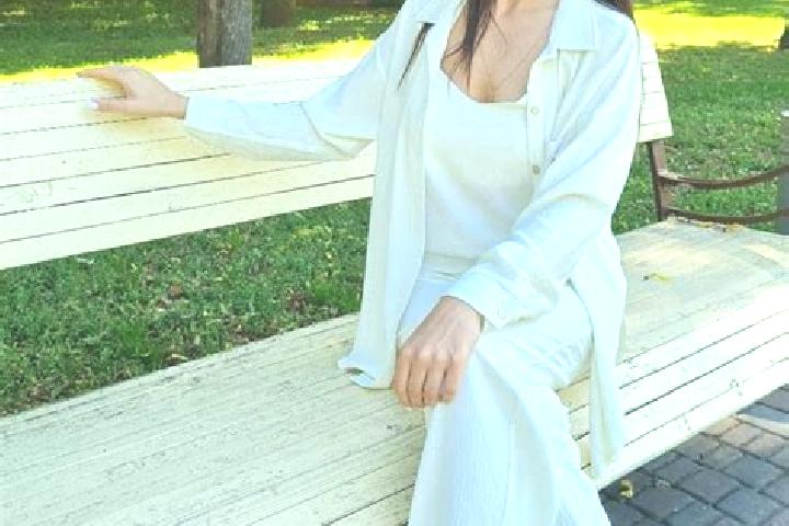 Emma, 34 — Escort in Kyivskyi, Ukraine