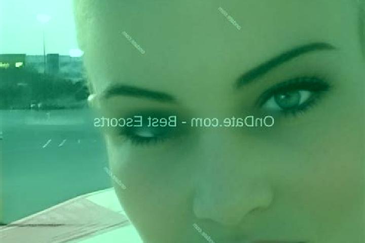 Emma, 34 — Escort in Nacesice, Czech Republic