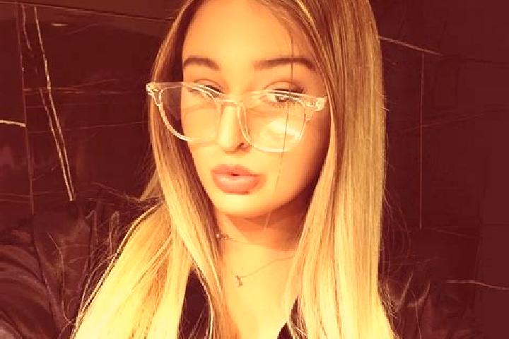 Emma, 34 — Escort in Poiana Blenchii, Romania