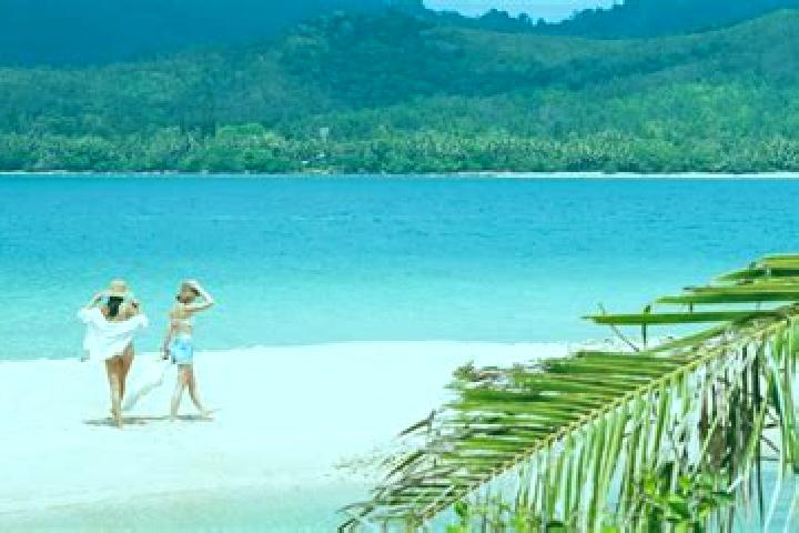 Emma, 34 — Escort in Poindimie, New Caledonia