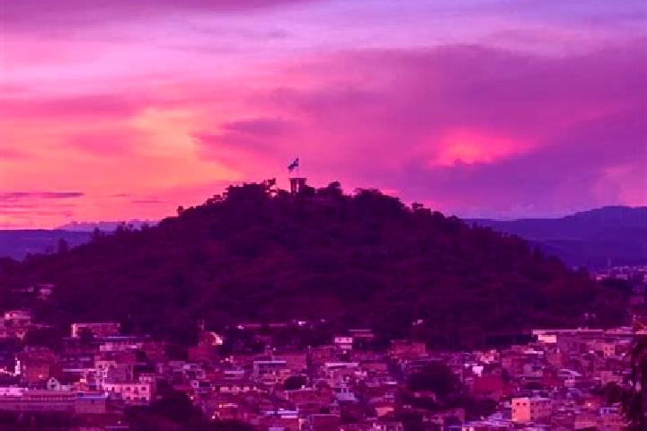 Emma, 34 — Escort in Prieta, Honduras