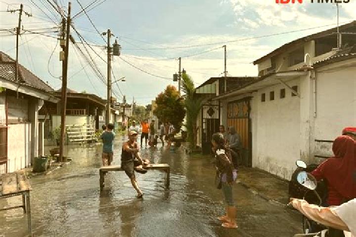 Emma, 34 — Escort in Sukoharjo, Indonesia