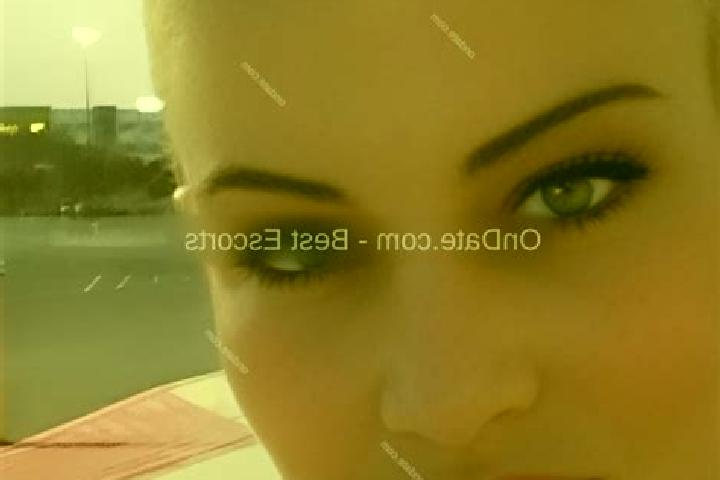 Emma, 34 — Escort in Vakhrushevo, Russia