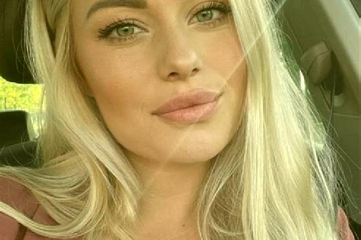 Emma, 35, a blonde hazel-eyed caribbean companion based in Altamura. Offering Tantra, Fetish, Girlfriend Experience, Deep French Kissing. Available for incal...