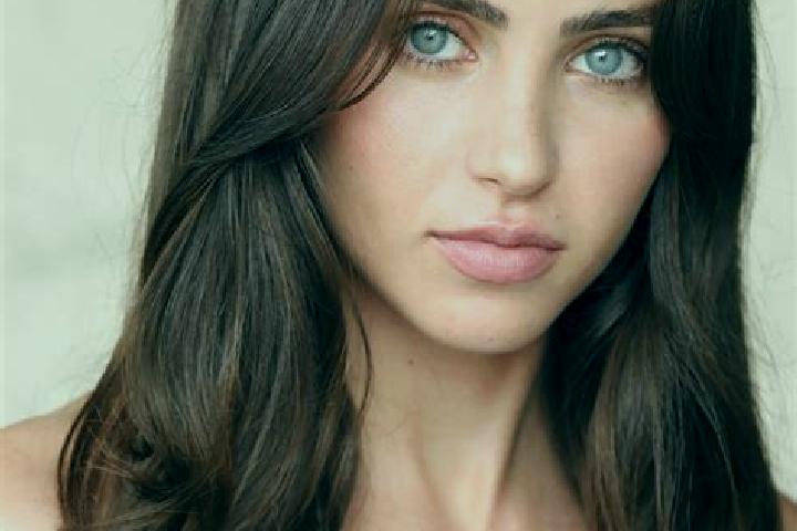 Emma, 35, a brunette amber-eyed middle eastern companion based in Coaquentla. Offering Erotic Massage, Fetish. Available for incall and outcall, day and even...