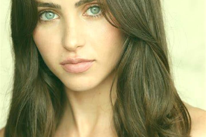 Emma, 35, a brunette brown-eyed indian companion based in Breznica. Offering Roleplay, Striptease, CIM. Available for incall and outcall, day and evening dates.