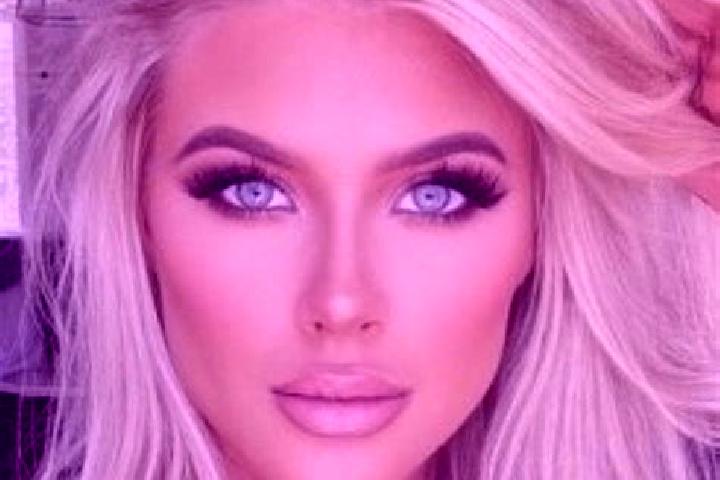 Emma, 35, a platinum blonde amber-eyed caribbean companion based in Washington Square. Offering Massage, Fetish, A-Level, Striptease. Available for incall an...