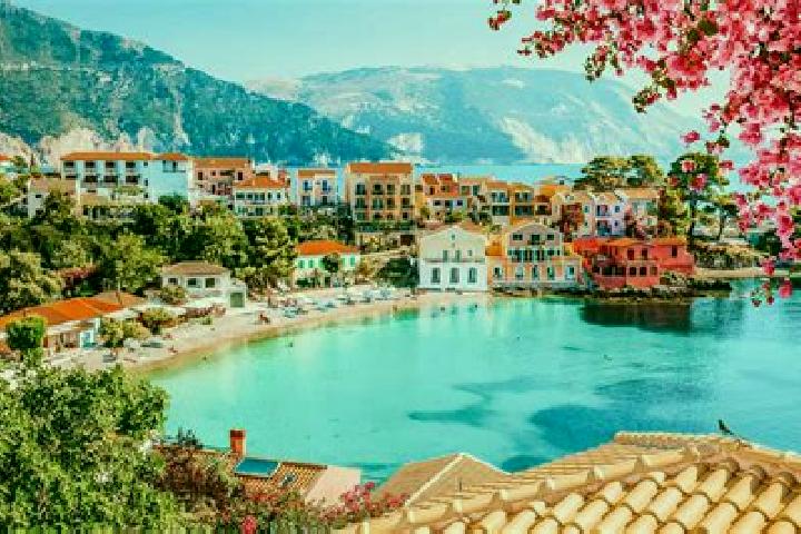 Emma, 35 — Escort in Arakhnaion, Greece