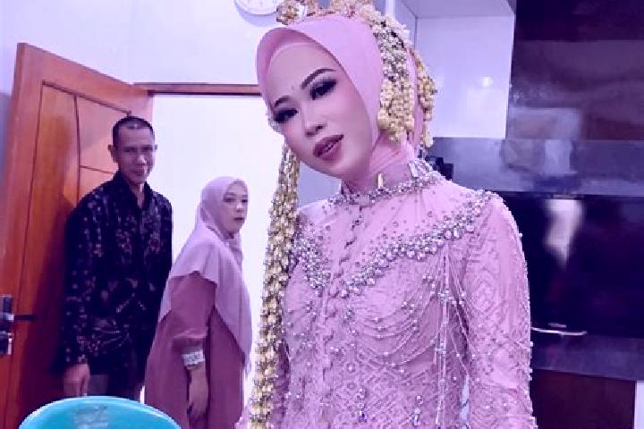 Emma, 35 — Escort in Bungbangsari, Indonesia
