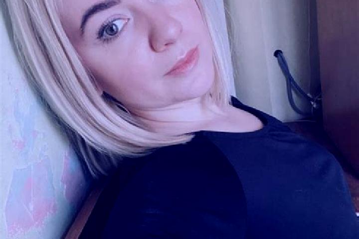 Emma, 35 — Escort in Cerbon, Spain