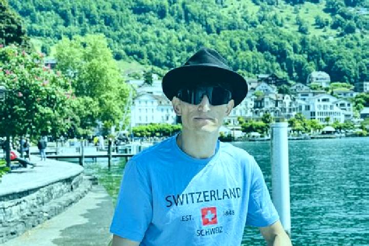 Emma, 35 — Escort in Cham, Switzerland