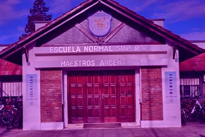Emma, 35 — Escort in Corral de Bustos, Argentina