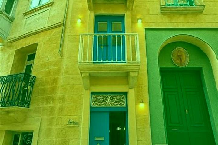 Emma, 35 — Escort in Cospicua, Malta