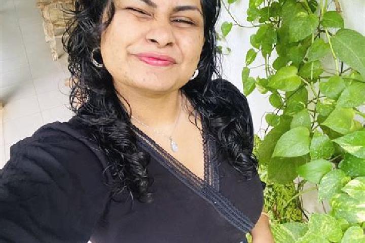 Emma, 35 — Escort in Danara, India